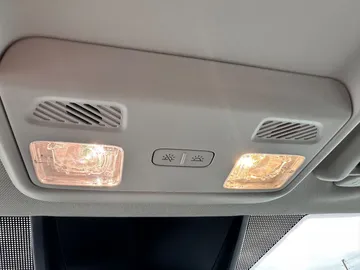Car image 39