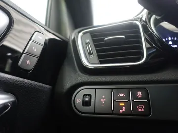 Car image 35