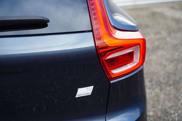 Volvo XC40 Recharge T4 155 kW image number 9