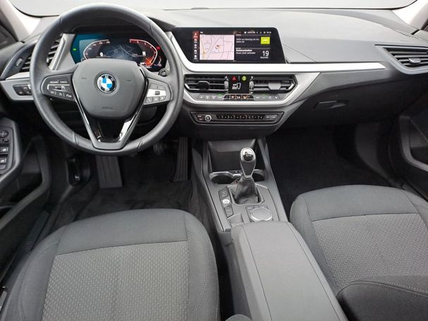 BMW 118i Advantage 100 kW image number 13