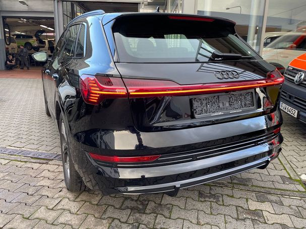 Audi e-tron 55 quattro S-line 300 kW image number 25