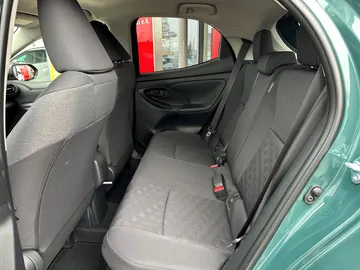 Car image 15