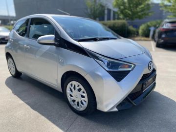 Car image 2