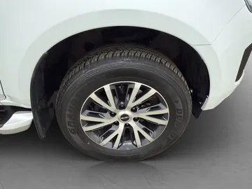 Car image 32
