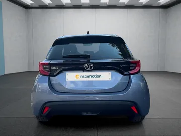 Car image 5