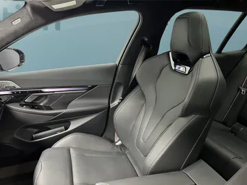 Car image 44