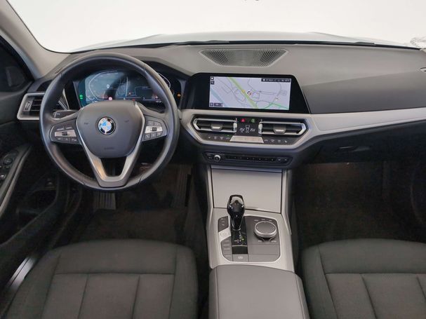 BMW 320d Touring xDrive Advantage 140 kW image number 4