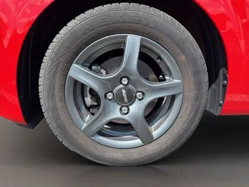 Car image 29