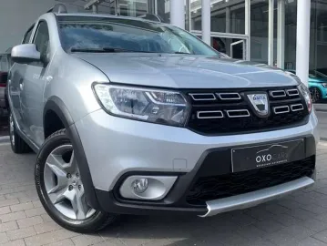 Car image 2