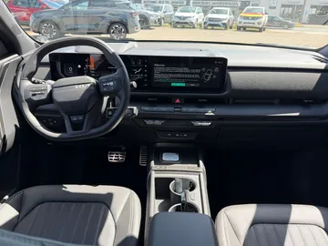 Car image 26