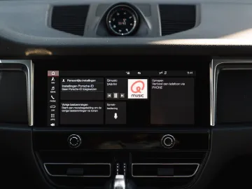 Car image 47