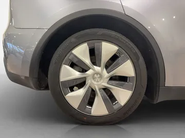 Car image 35