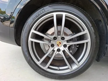 Car image 34