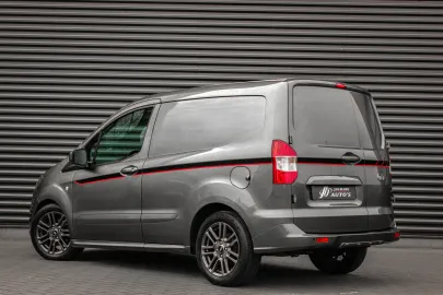 Car image 5
