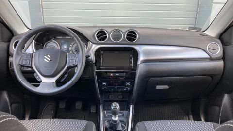 Car image 11