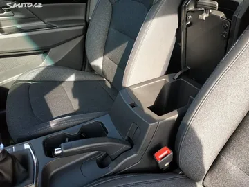 Car image 34