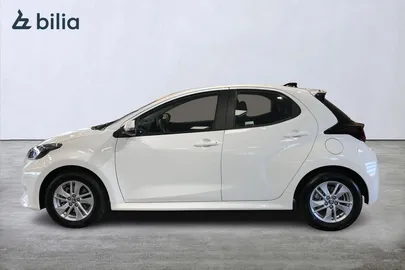 Car image 4