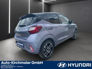 Car image 3