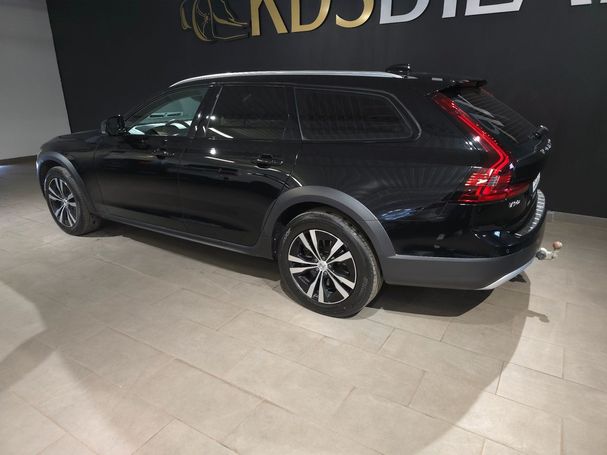 Volvo V90 Cross Country B4 AWD Momentum 146 kW image number 4