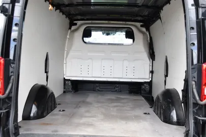 Car image 36