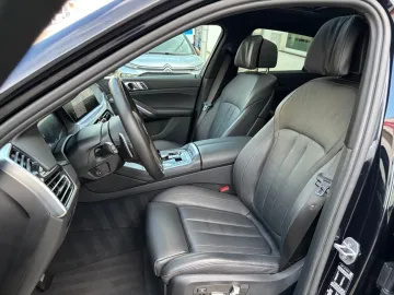 Car image 32