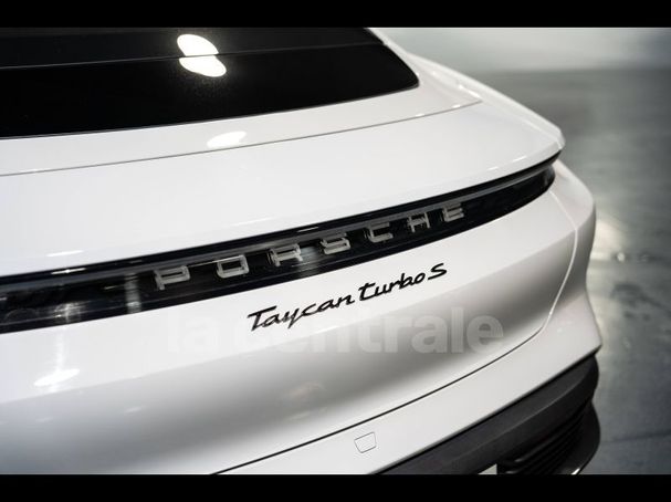 Porsche Taycan Turbo S 500 kW image number 17