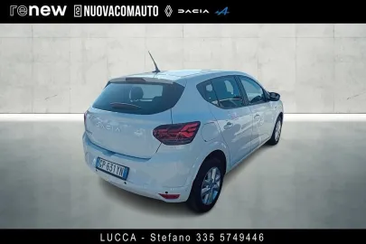 Car image 3