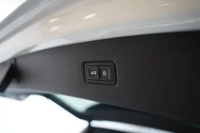 Car image 50