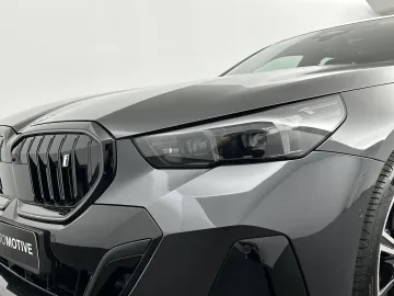 Car image 40