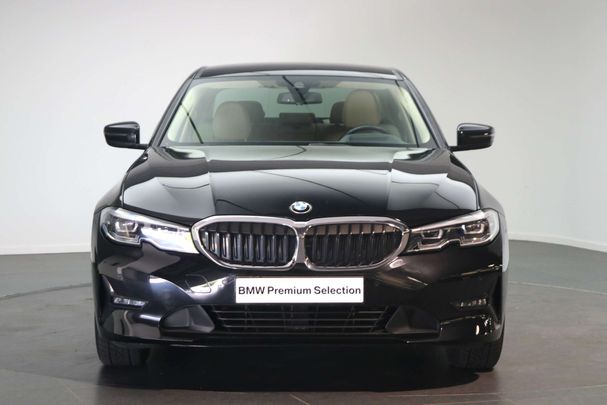 BMW 320i 135 kW image number 2