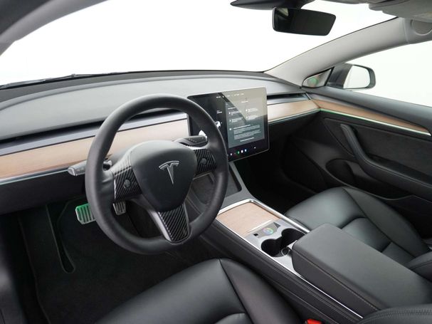 Tesla Model 3 60 Plus 208 kW image number 17