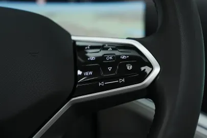 Car image 38