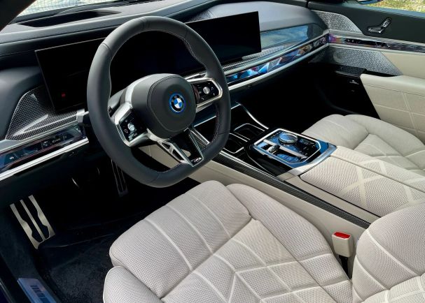 BMW i7 M70 xDrive 485 kW image number 11