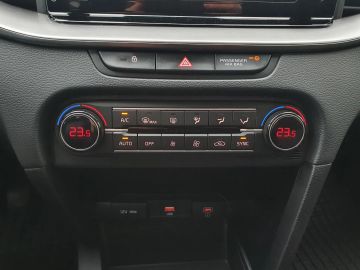 Car image 38