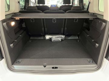 Car image 37