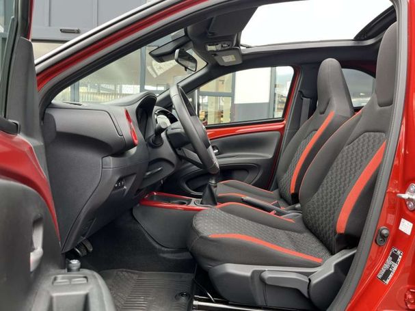 Toyota Aygo X 53 kW image number 9