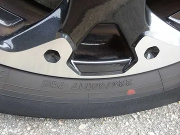 Car image 36