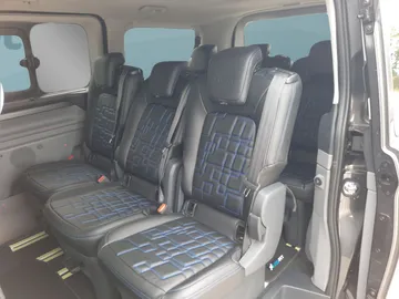 Car image 29