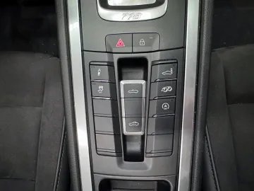 Car image 43