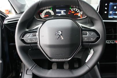 Car image 26