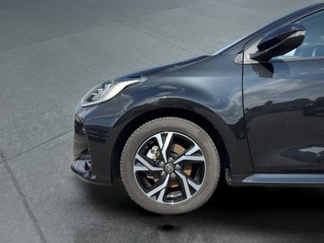 Car image 21