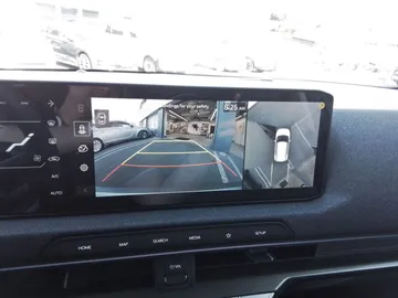 Car image 25