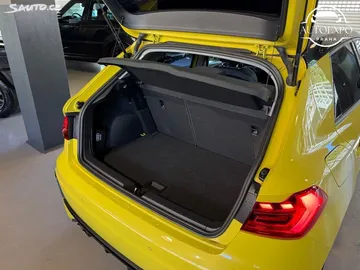 Car image 32