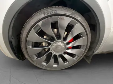 Car image 34