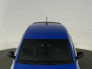 Car image 33