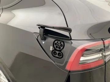 Car image 35