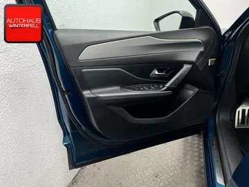 Car image 35