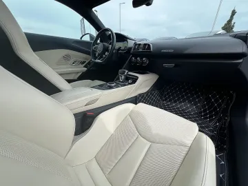 Car image 40