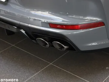 Car image 32
