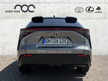 Car image 3